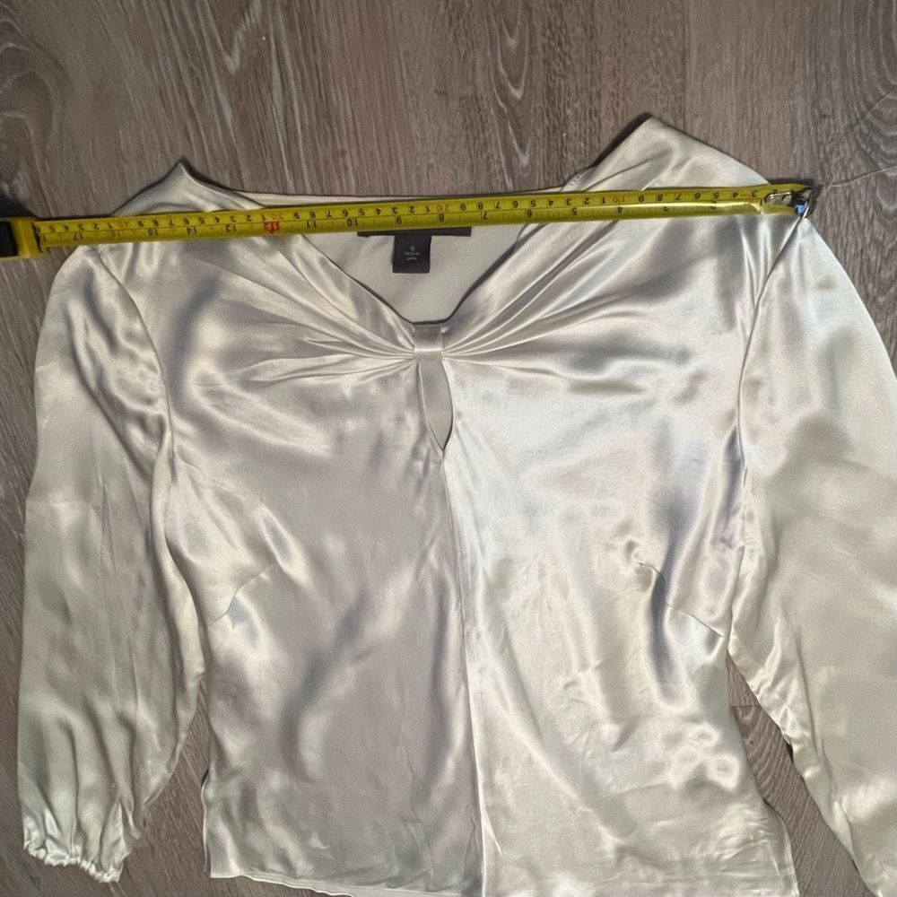 Josephine Chaus 100% Silk Ivory Long Sleeve Neck Twist Cut Out Top 10 M - Picture 10 of 16